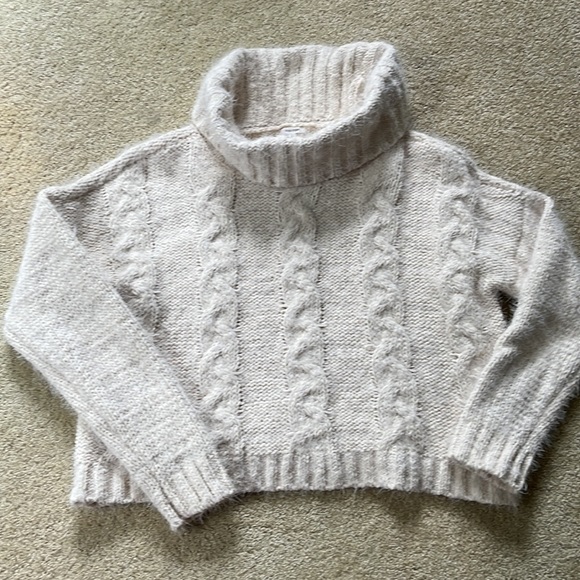 EUC Maurice’s angora-type cream cable knit sweater, medium. Gorgeous!! - Picture 2 of 4